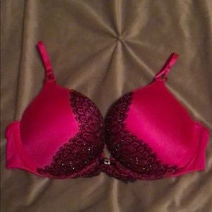 Victoria’s Secret miraculous plunge bra